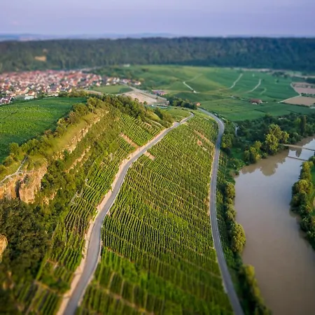 Exnicrum Wein . Genuss . ホテル *